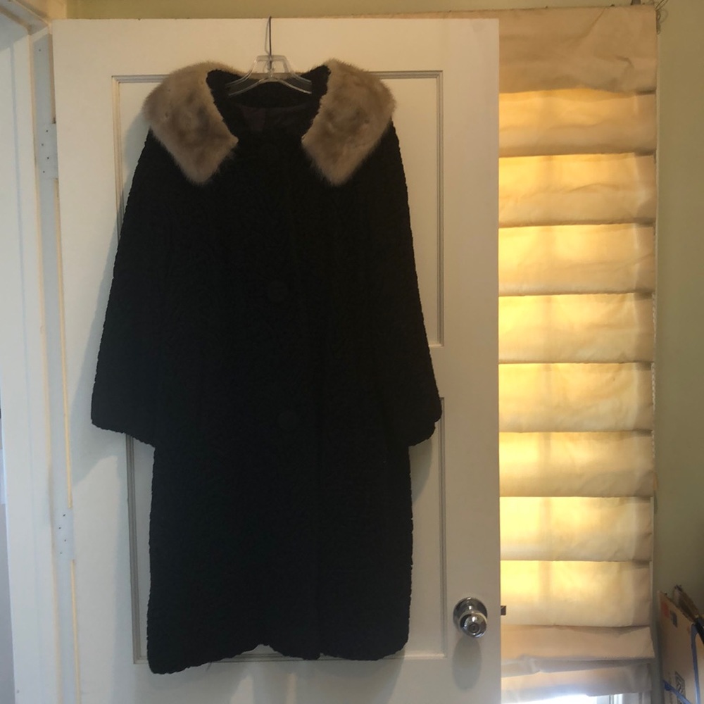 Vintage (likely 1940’s) Miracurl lambs wool and fur textured coat.Warm and chic.